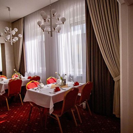 Penzion Rosel Nove Zamky Ngoại thất bức ảnh