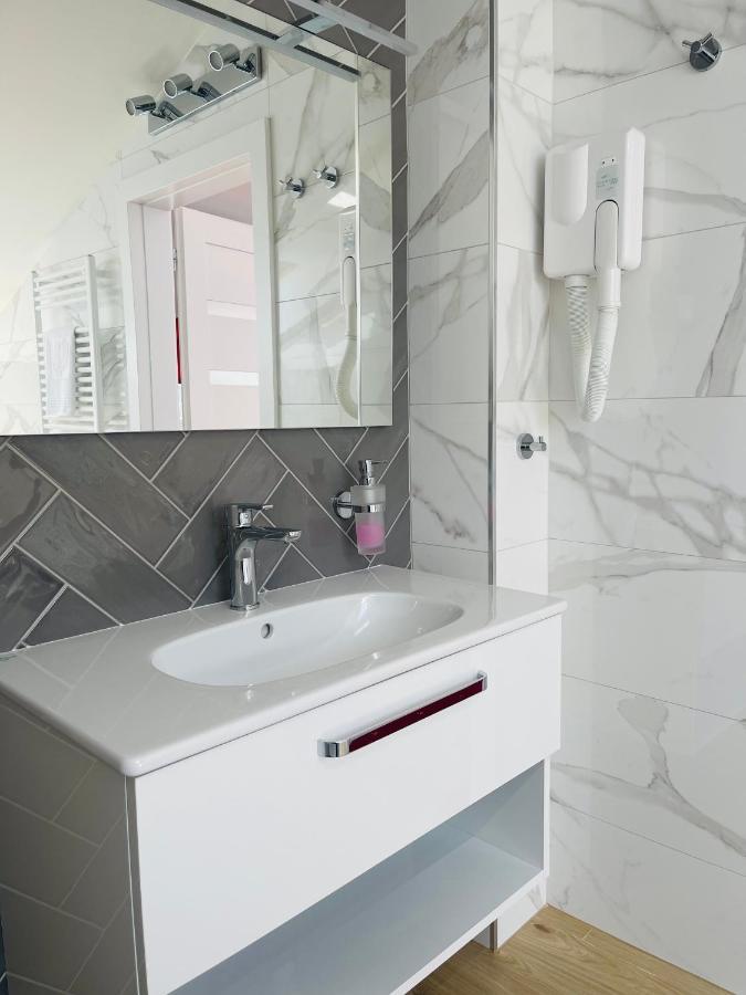 Penzion Rosel Nove Zamky Ngoại thất bức ảnh