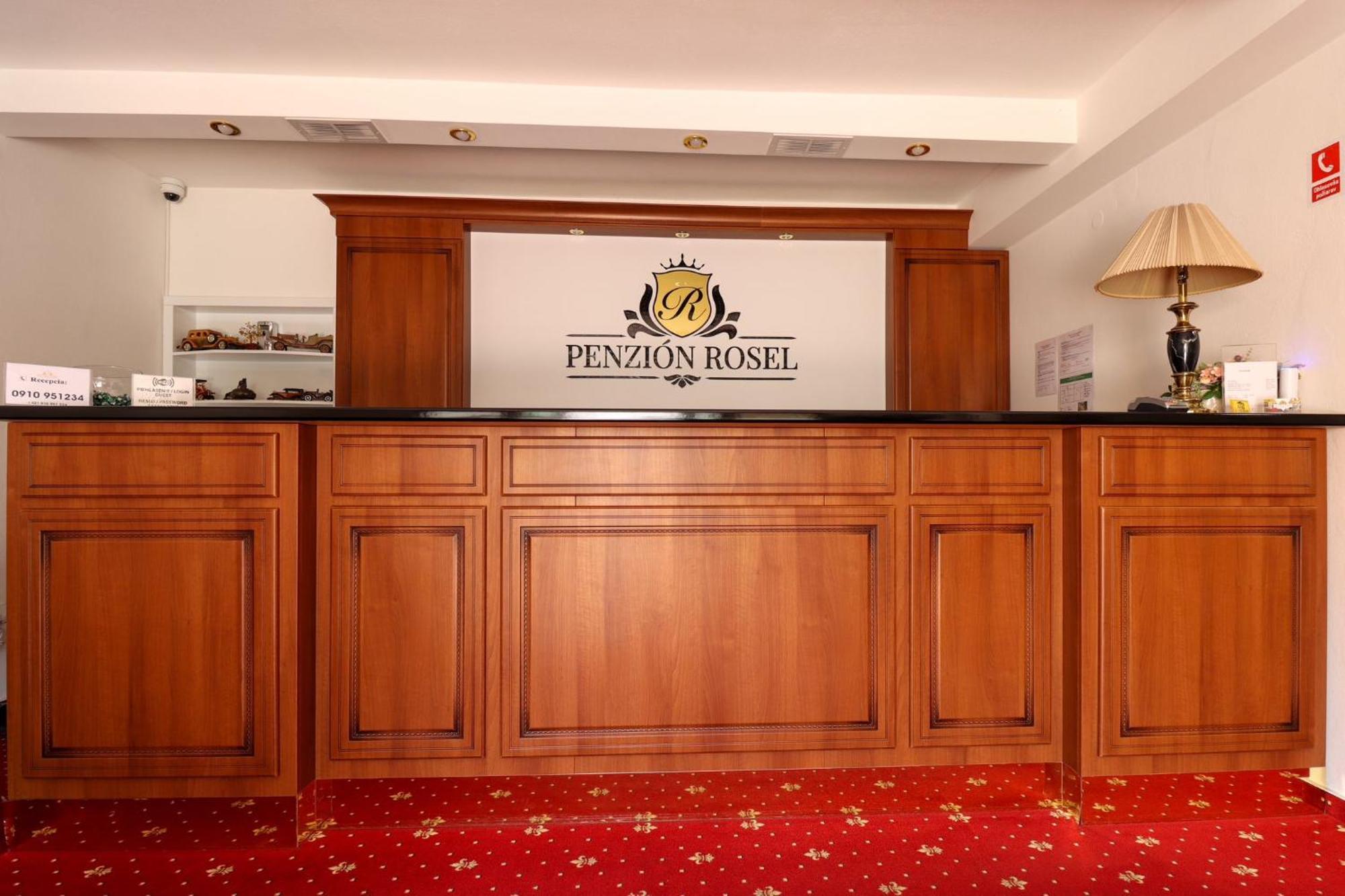 Penzion Rosel Nove Zamky Ngoại thất bức ảnh